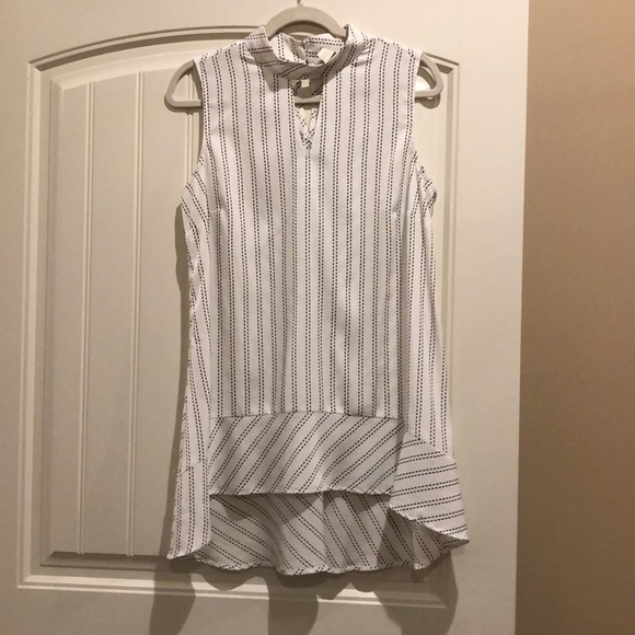 Chico's Tops - EUC CHICOS  SZ 1 tunic length top.P2P appr 19 1/2